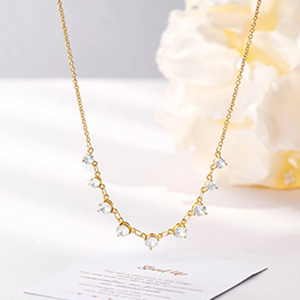 Detailed view of the Dainty Choker